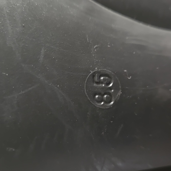 Size 8.5 Shoe Dazzle Bootie - Picture 4 of 8